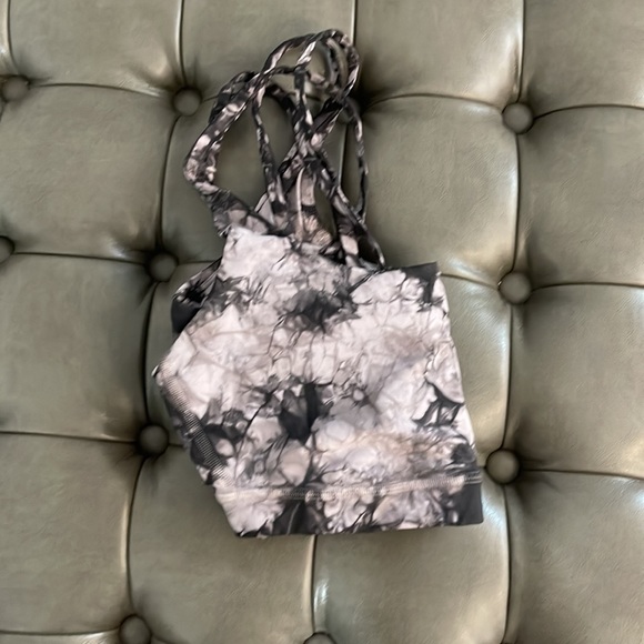 NWOT Lululemon Strappy Back Sports Bra - Picture 4 of 4